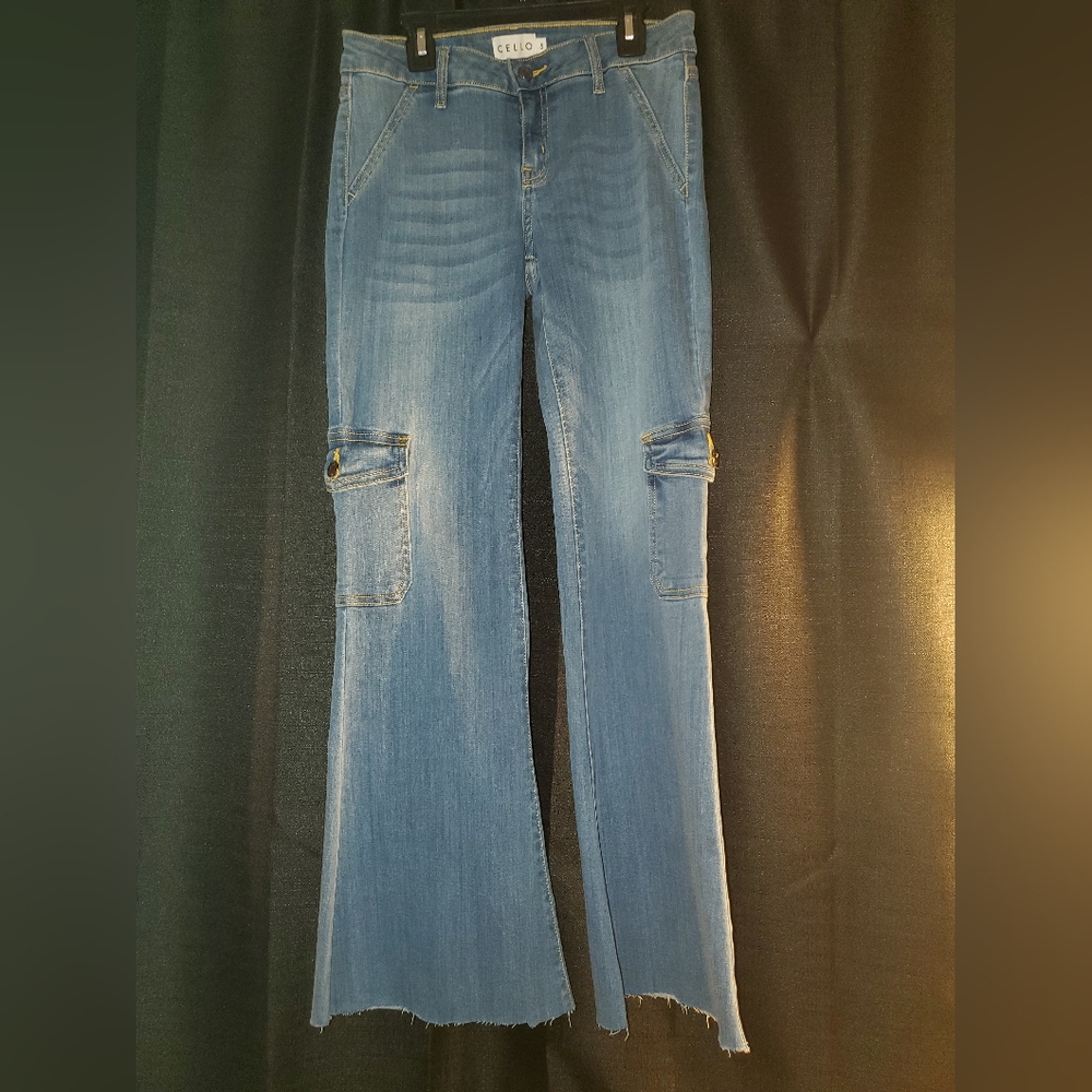 Cello Low Rise Flares SZ 5 Faux pockets Cargo pockets on side of jeans raw hem